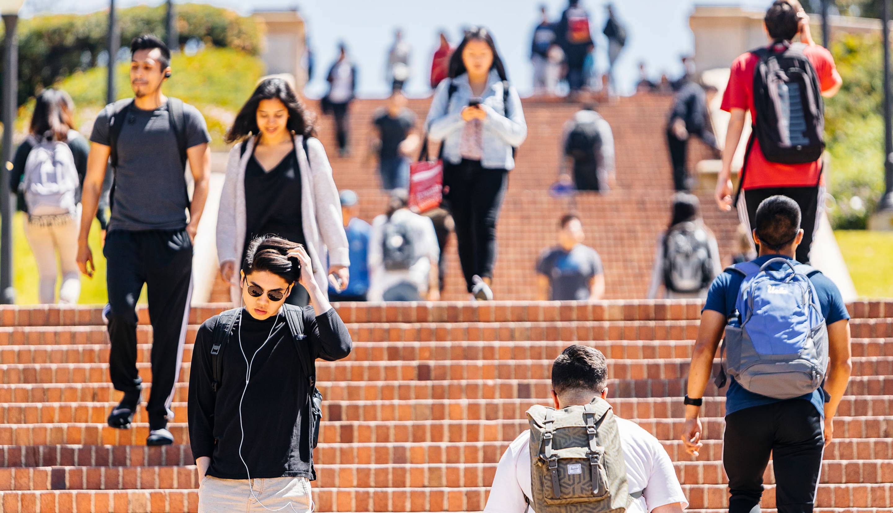 UC系大學新生.jpg